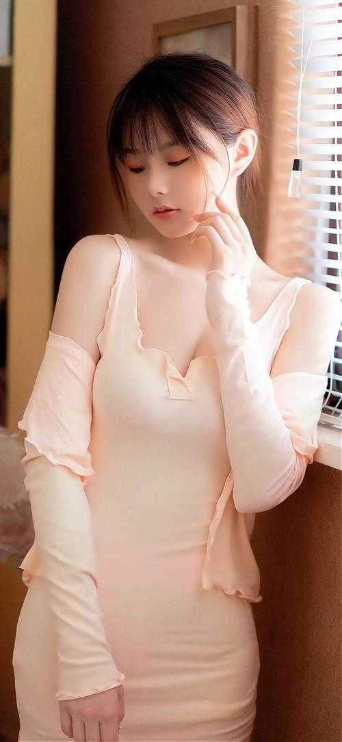 小说她美艳撩人，萧律师心动了完整版阅读- 萧璟辰乔星晚免费