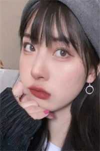  余杳李洋小说叫什么名字，完整版穿书后，我在直播间稳定发疯免费阅读