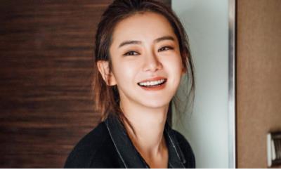 描写女生高兴的句子