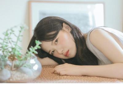个性说说心情短语：你不必强忍，我的笑容她代替不了