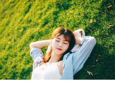 形容崩溃大哭的句子 容易崩溃大哭